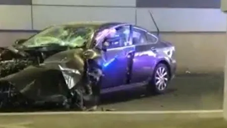 Grav accident în pasajul Piața Sudului. Un șofer a intrat cu mașina în perete | VIDEO