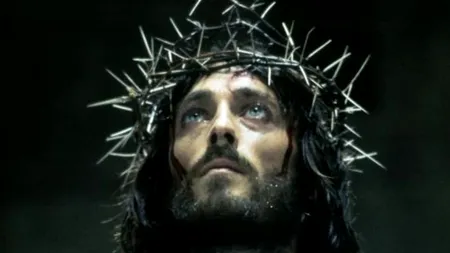 „Hristos a înviat” sau „Paște fericit”? Preot: „Fără iepurași, fără alte obiecte...”