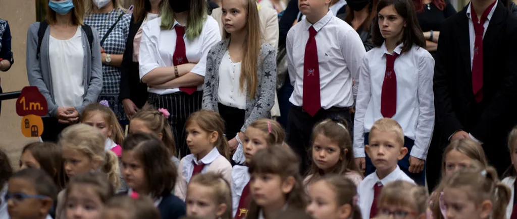 Inspectoratul București a pus la punct începerea anului școlar. În ce scenariu se încadrează Capitala și care elevi vor merge la ore din 14 septembrie!
