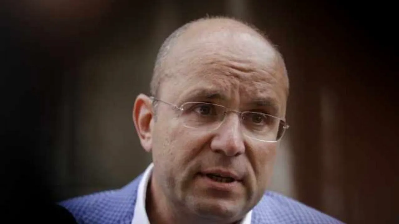 Analistul Cozmin Gușă: ”Post-democrație după post-adevăr. Post-adevărul și-a făcut treaba în ultimii 20 de ani. La 20.01.2021 intrăm în post-democrație”