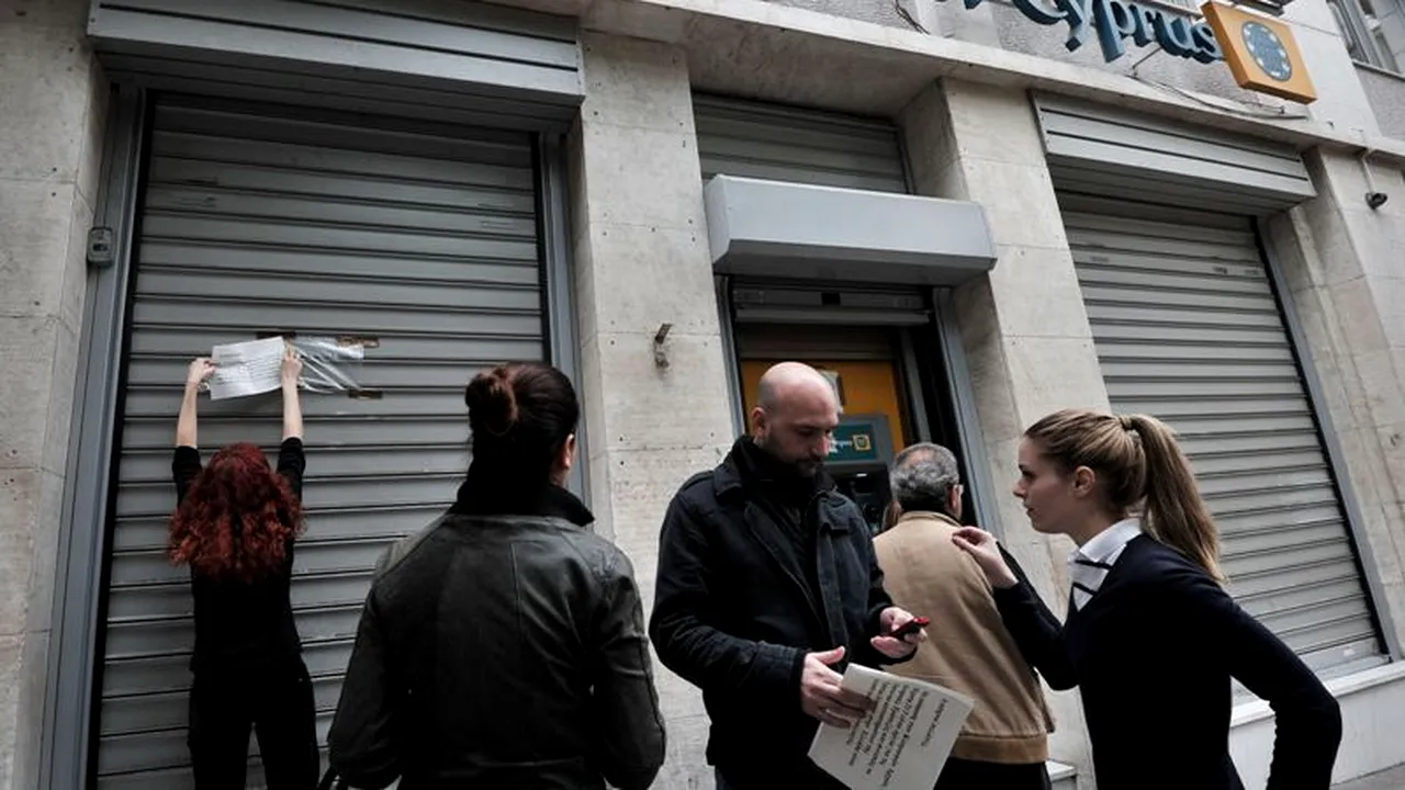 Efectul crizei din Cipru. Oamenii vor să iasă din zona euro și să se apropie de Rusia