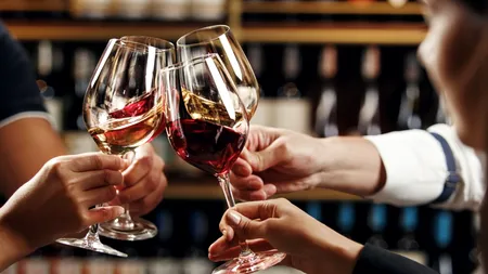 Românii, cei mai mari consumatori de alcool din UE, dar pe locul 4 la mortalitatea cauzată de ciroză hepatică