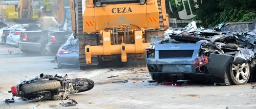 Zeci de mașini și motociclete de lux, distruse cu buldozere