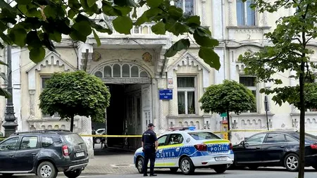 UPDATE - Alerta cu bombă de la Arad a fost falsă. Ce au găsit pirotehniștii în valiza suspectă (VIDEO)