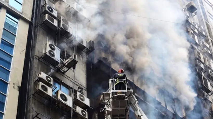 Incendiu la hotelul fostului fotbalist Răzvan Raț. Turiștii au fost evacuați