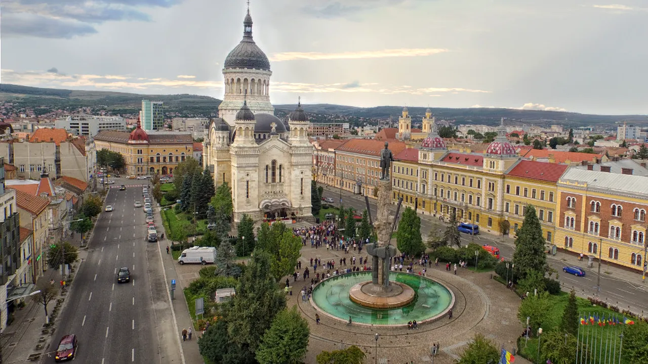 Gest deosebit al Arhiepiscopiei Vadului, Feleacului și Clujului pentru ÎPS Bartolomeu Anania și episcopul Nicolae Ivan