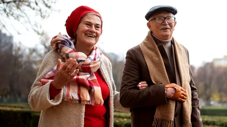 Povestea remarcabilă a lui Betty și Jim, doi prieteni din copilărie, REUNIȚI după aproape 90 de ani, datorită unei fotografii