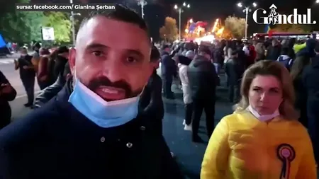 GÂNDUL LIVE. Protest antimască în Piața Victoriei. „Mizeria asta, asta purtați!” / Un bărbat dă foc la măști / „În fața lui Hristos ne dăm masca jos!”
