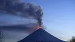 Un vulcan „adormit” de peste 450 ani a erupt! Turiștii, avertizați să nu se apropie