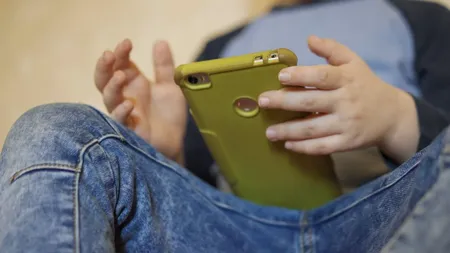 ALARMANT. Companie de jocuri video dată în judecată după ce doi copii au sărit de pe un bloc. Au vrut să imite caracterele preferate din jocuri