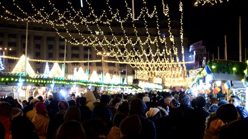 VIDEO. Momentul în care se aprind în București luminile de Crăciun. Străzile, decorate cu figurine de inspirație tradițională