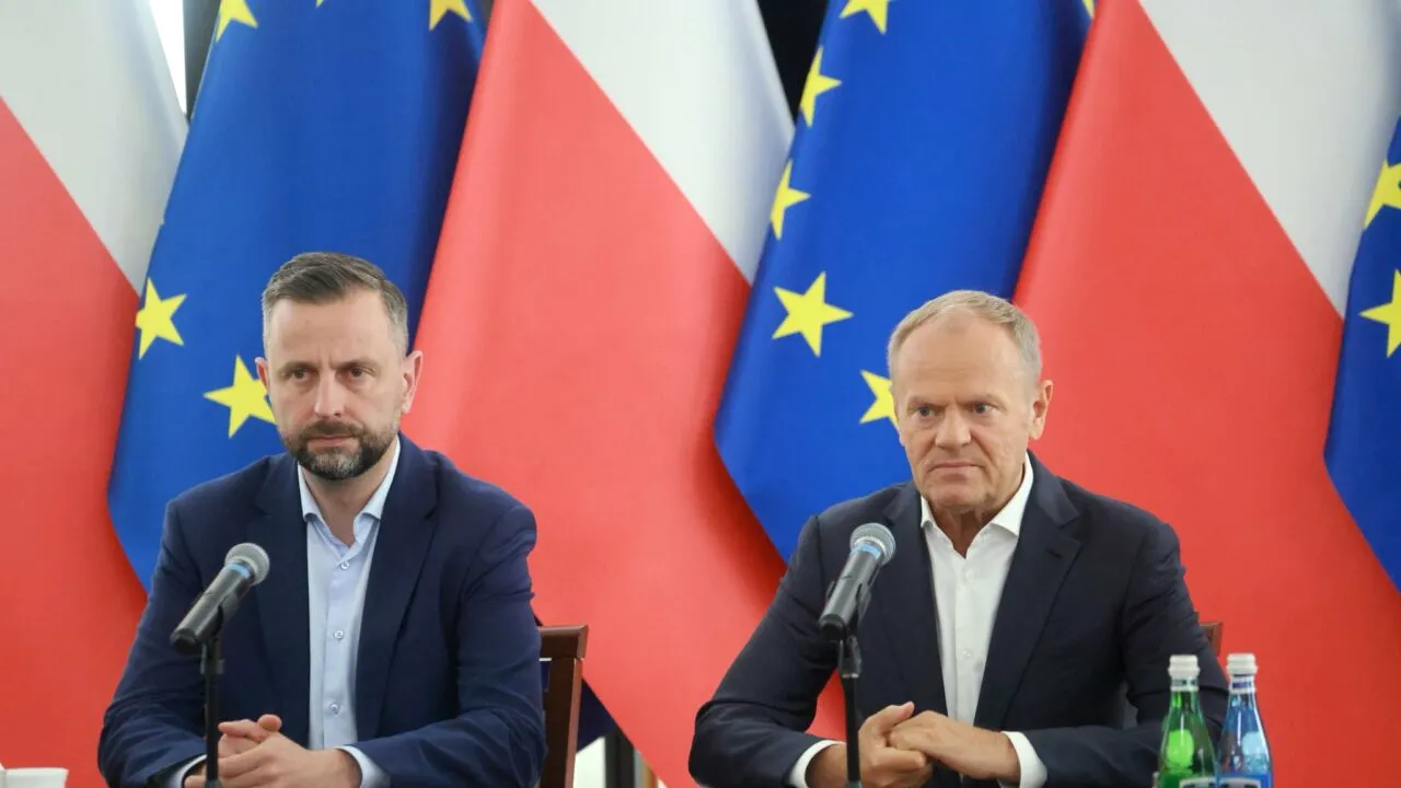 Premierul Donald Tusk anunță primele concluzii, după prăbușirea rachetei pe teritoriul polonez. „Totul pare să indice că a fost rusească. Zelenski m-a avertizat“