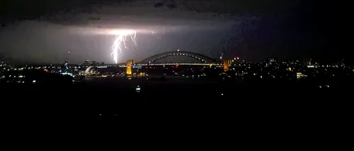 O furtună puternică a lovit orașul australian Sydney. Rafalele de peste 130 km/h au dărâmat copaci și avariat zeci de case | VIDEO
