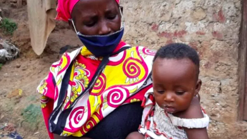 SFÂȘIETOR. Rămasă fără serviciu în pandemie, o văduvă din Kenya le-a gătit pietre celor 8 copii ai săi. Femeia primește ajutor după ce cazul ei a fost mediatizat