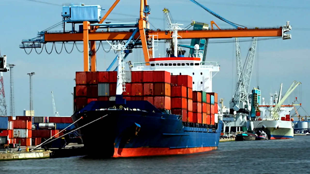 O navă-cargo având la bord 22 de marinari, inclusiv un român, a eșuat în Marea Egee