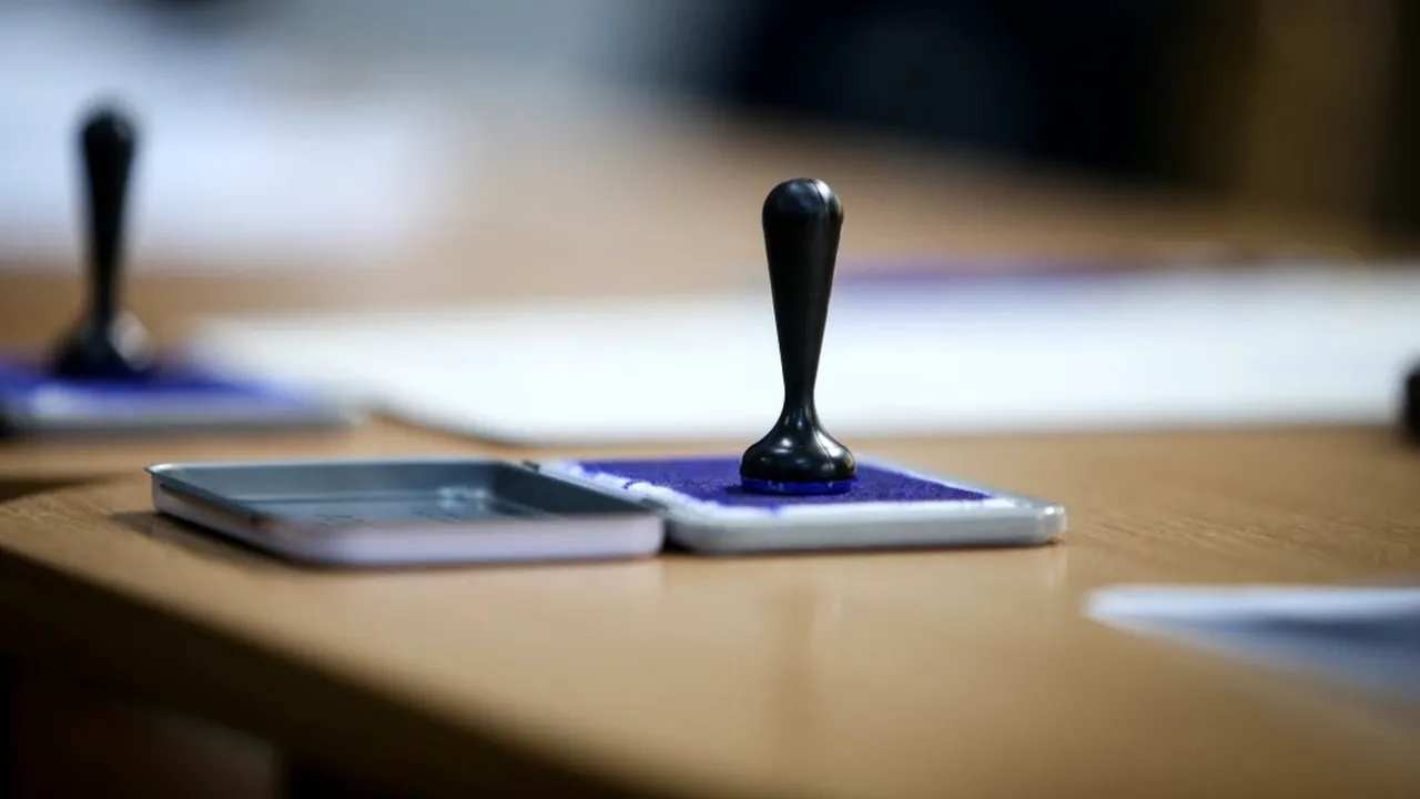 Alegeri parlamentare 2020 | Decizie a BEC privind modul în care vor putea vota cei aflaţi în carantină sau izolare