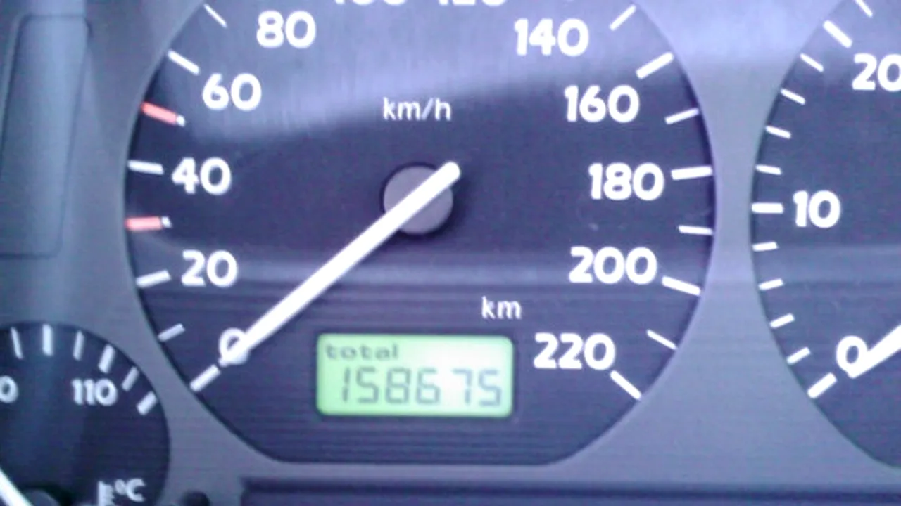Cum ne dăm seama că mașinile au kilometrajul modificat. Informații utile pentru orice șofer