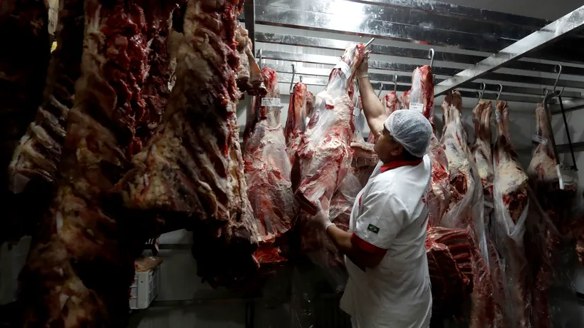 Carne infestată cu salmonella sau chiar putrezită, vândută de firme din Brazilia în întreaga lume. Câteva dintre produse se găsesc și în România