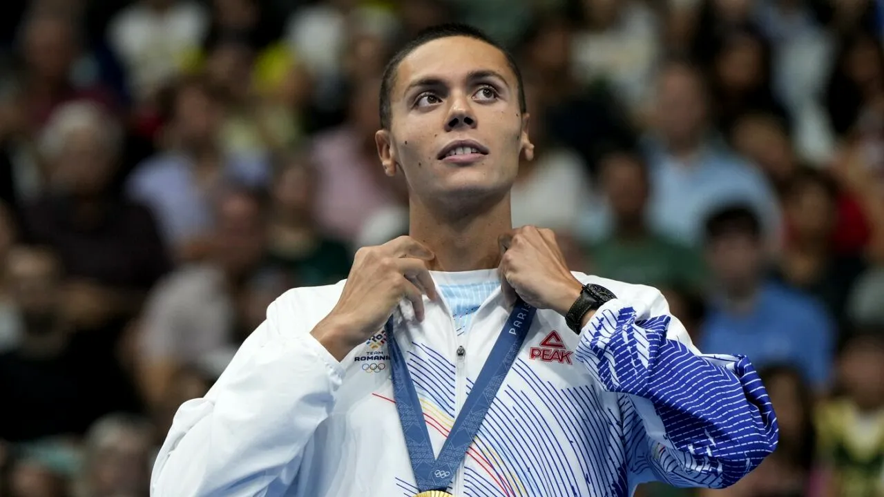 „Mica AVERE” pe care o câștigă David Popovici după succesul istoric de la Jocurile Olimpice. La cât se ridică mare premiu pentru aurul olimpic