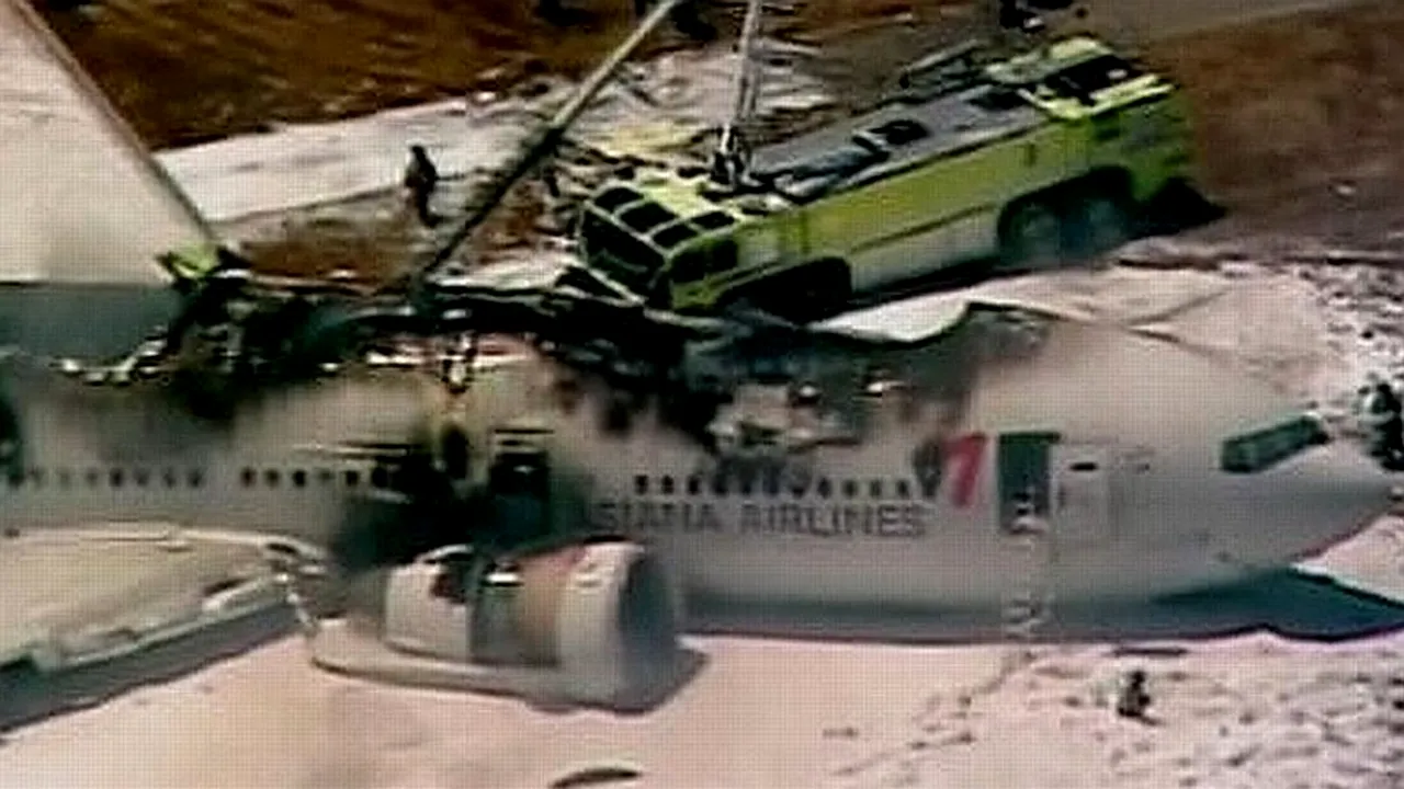 Una dintre victimele accidentului aerian din San Francisco a murit lovită de o mașină a pompierilor