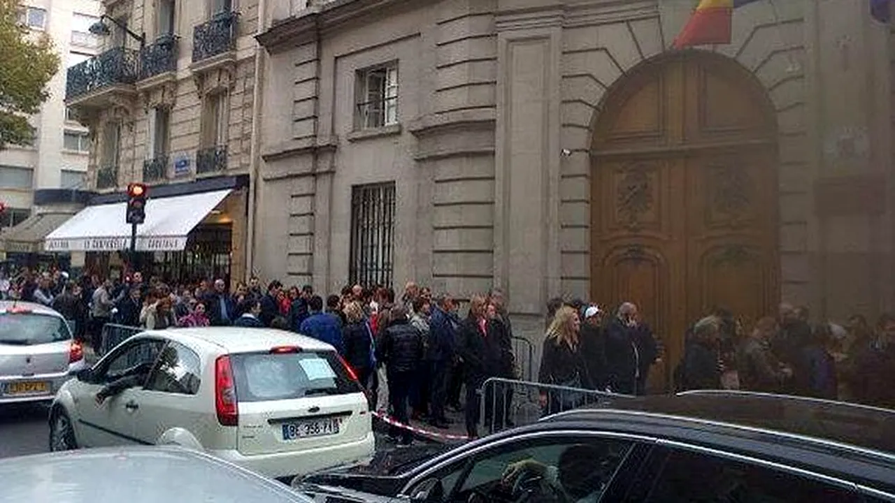 ALEGERI PREZIDENȚIALE 2014. Câteva zeci de alegători au intrat cu forța în Ambasada din Paris pentru a putea vota - UPDATE