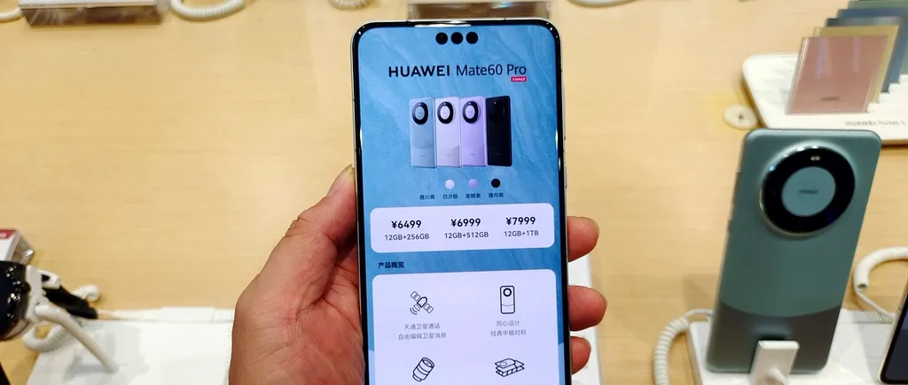 VIDEO | Au desfăcut noul smartphone Huawei Mate 60 Pro și au rămas perplecși. Sunt elemente care NU trebuiau să fie acolo