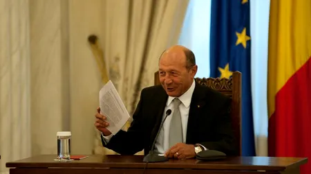Băsescu scoate contractul de împrumut de la Crescent semnat de Gabriela Firea