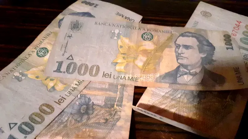 Cu cât se vinde acum, în 2022, o bancnotă de 1.000 de lei din anul 1998, cu chipul lui Mihai Eminescu