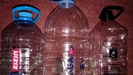 Ce faci cu bidoanele de 5 litri? Sistemul SGR din România nu permite reciclarea lor