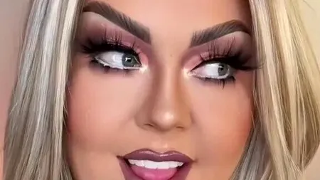 Zeci de bărbați, PĂCĂLIȚI de această femeie! Cum arată, de fapt, fără machiaj