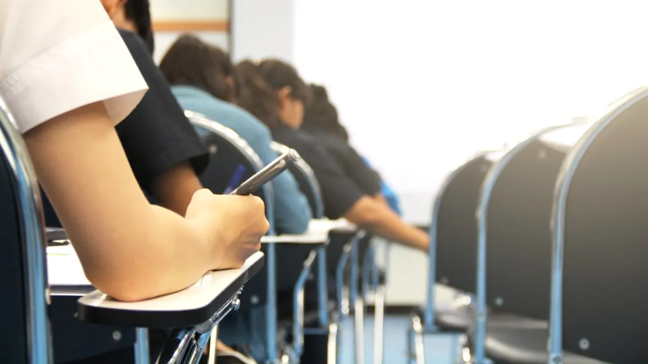 SIMULARE Evaluare Națională 2023: Peste 160.000 de elevi s-au prezentat la proba de Matematică. Câți dintre ei au fost eliminați