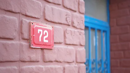 Orașul în care primești între 200 și 500 de lei amendă, dacă nu ai număr la casă