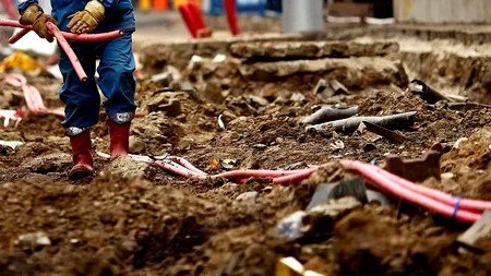 Doi muncitori au murit după ce un zid al unei clădiri în construcție a căzut peste ei