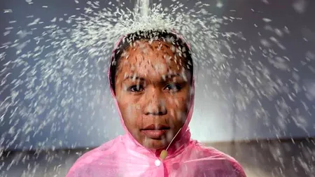 Cum a fost umilită o bonă filipineză de angajatorul ei român. „M-a pus să îngenunchez în mall și să îmi cer scuze