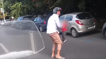 Dosar penal în cazul fetiței de un an, care a ajuns singură pe carosabil. Mama copilei a fost dusă la audieri