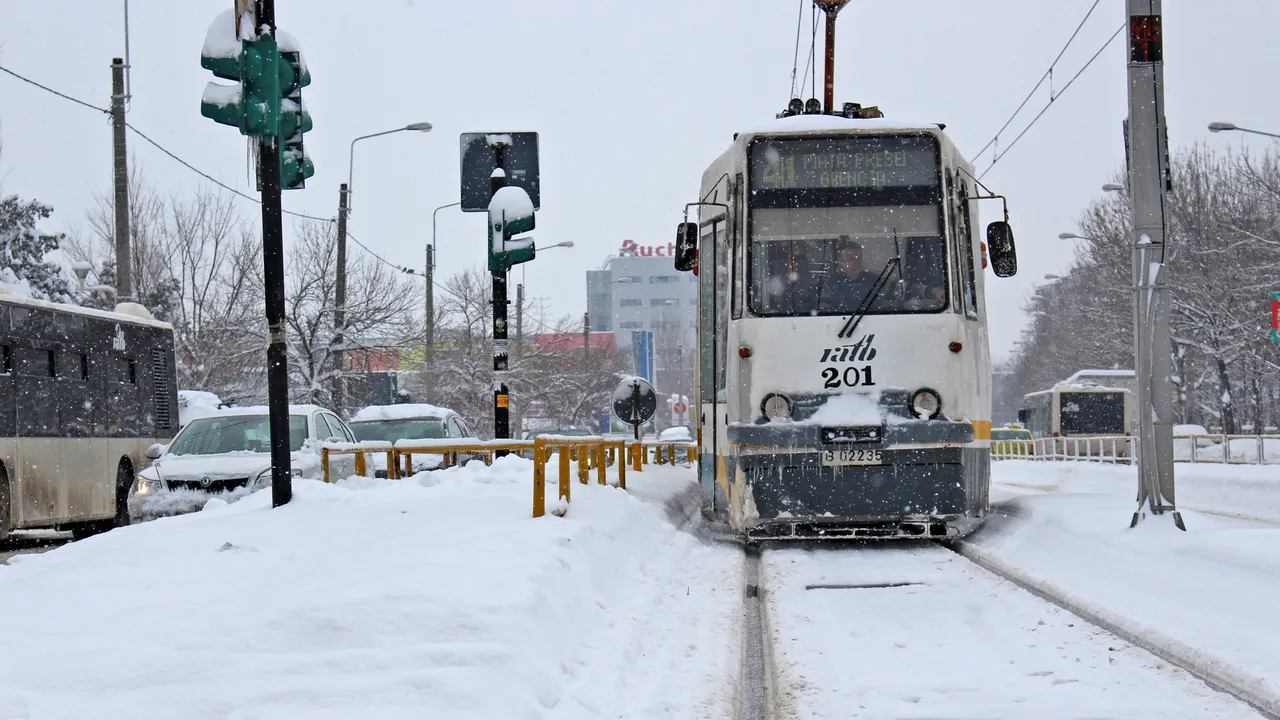 Panouri digitale în stațiile STB. Proiectul „SF” propus de Nicușor Dan pentru care vrea să „spargă” aproape 6 milioane de euro, fără TVA