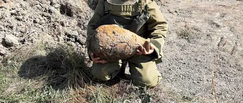 Bombă de aviație de 50 de kilograme, găsită în timpul unor lucrări de decolmatare a unui pârâu