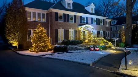 Cu cât a fost vândută casa iconică din filmul „SINGUR ACASĂ”, chiar la timp pentru Crăciun