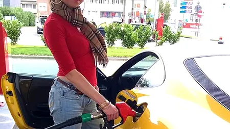 A vrut să vândă un Ferrari pe eBay, dar utilizatorii au văzut altceva. Detaliul jenant care ar putea scăpa la prima vedere