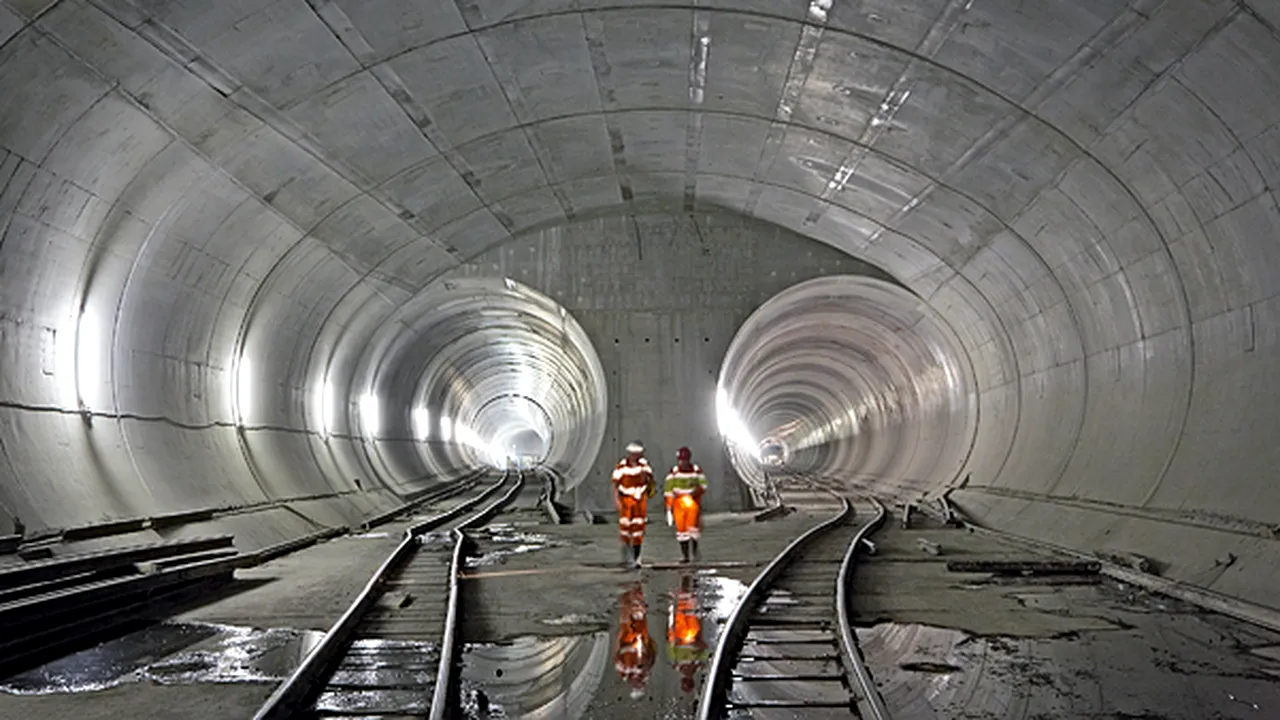 Cel mai lung tunel feroviar din lume, care străbate Alpii elvețieni pe 57 km, inaugurat. Un spectaculos VIDEO 360 de grade