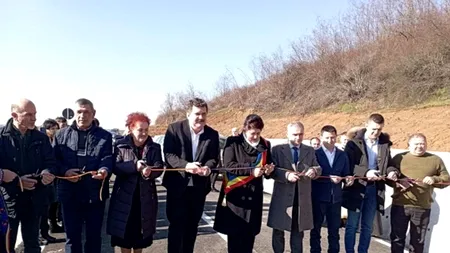 SATU MARE: Inaugurare cu fast a unui drum care... nu duce nicăieri. Șoseaua ajunge la un punct de trecere a frontierei nefuncțional