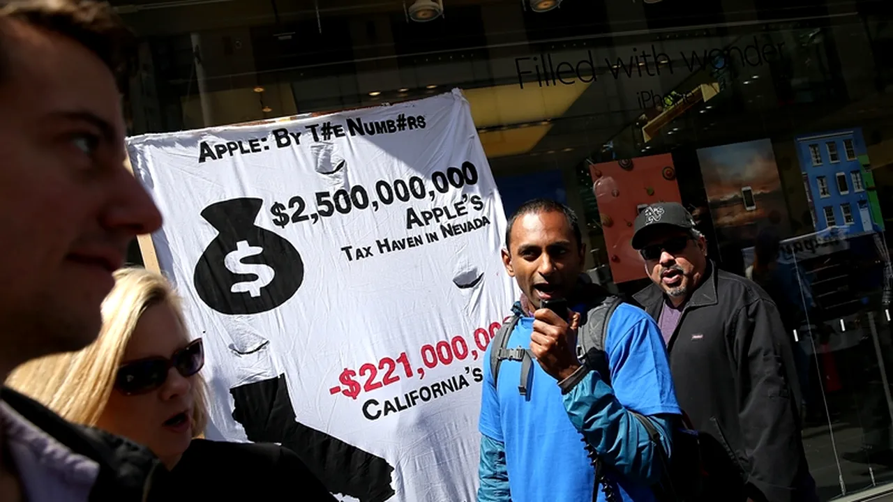 Reacție nervoasă a lui Tim Cook, când a fost întrebat dacă Apple evită plata taxelor în SUA