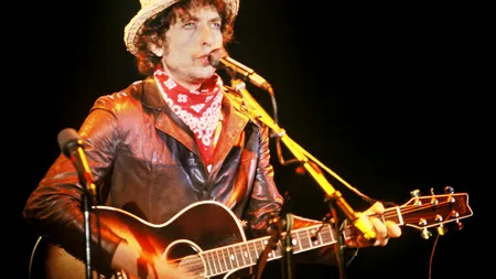 Film, documentar, concert sau VIS FEBRIL? Filmul „Rolling Thunder