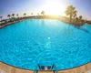 Pericolul nevăzut din piscinele publice. Cum reduci riscul de boli cauzate de germenii din apă