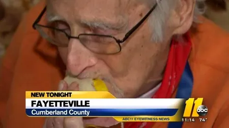 Un bătrân neajutorat a sunat la serviciul de urgență pentru a cere de mâncare. Ce a urmat