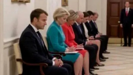 Fotografia controversată care a invadat rețelele sociale. Liderii europeni par aliniați la ușa lui Trump. E fake sau nu?