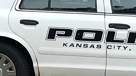 Patru persoane au fost ucise în urma unui atac armat care a avut loc într-un bar din Kansas