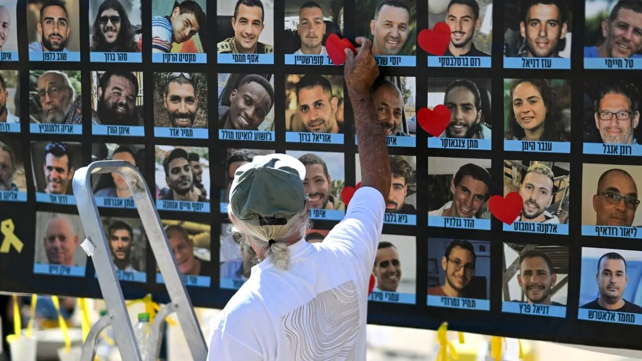 HAMAS returnează alte patru cadavre ale unor ostatici israelieni. Trump: „Faza a doua începe acum”