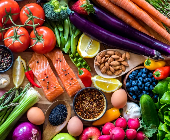 Cele 3 alimente pe care persoanele cu vârsta de peste 50 de ani ar trebui să le consume, potrivit specialiștilor în nutriție