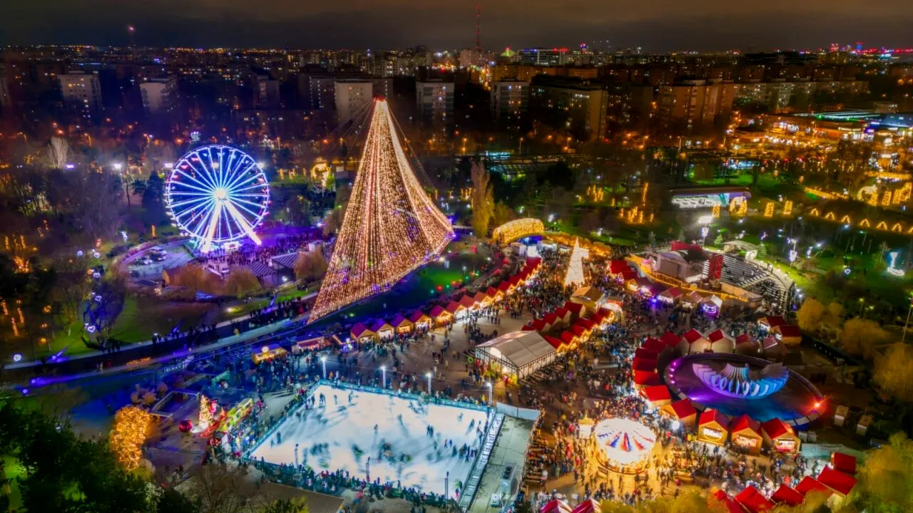 Inflația a afectat și Târgul de Crăciun 2024 din Drumul Taberei. Cu cât s-a scumpit vinul fiert față de 2023 și cât costă o felie de pizza